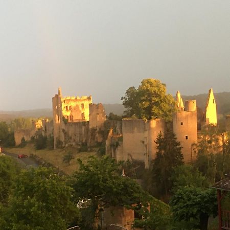 Chez Fred Avec Vue Sur Le Chateau Angles-sur-lʼAnglin Екстериор снимка